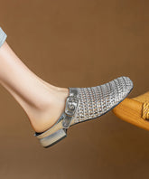 Silberne Slide-Sandalen mit Hohlsaum im Originaldesign